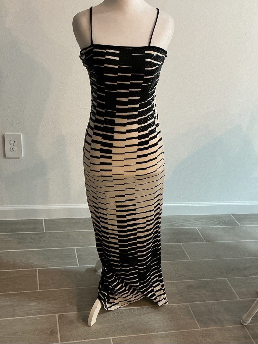 Jessica McClintock Black and Cream Geometric Spaghetti Strap Maxi Dress